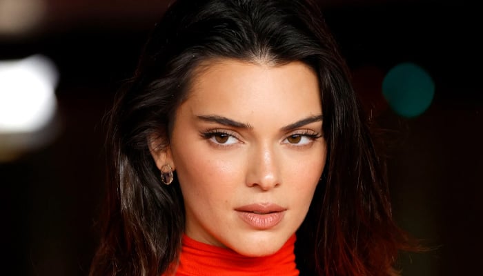 Kendall Jenner stuns fans with new look, bids farewell to blonde locks