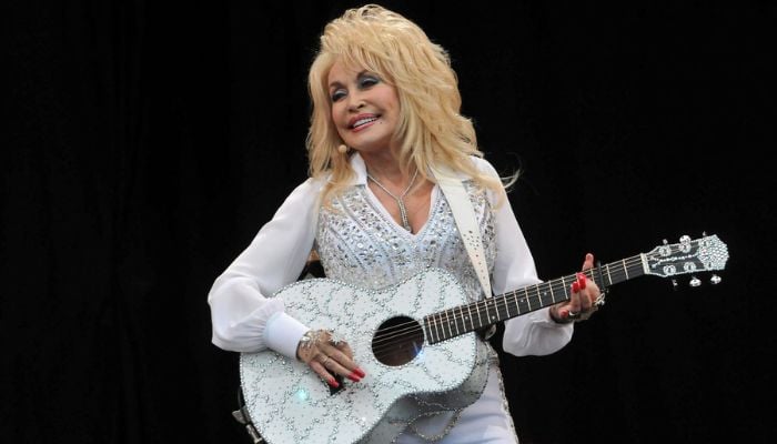 Rhinestone star Dolly Parton teases a big project with Jennifer Aniston