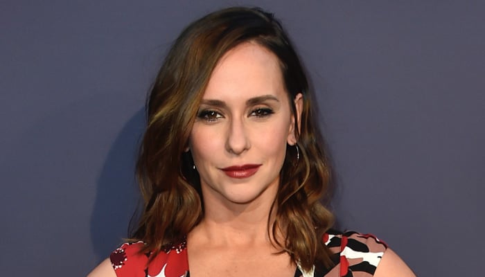 Jennifer Love Hewitt dishes on her bond with late mother Patricia Mae