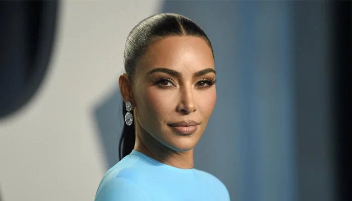 Kim Kardashian goes makeup-free in new photo