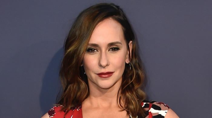 Jennifer Love Hewitt dishes on her bond with late mother Patricia Mae