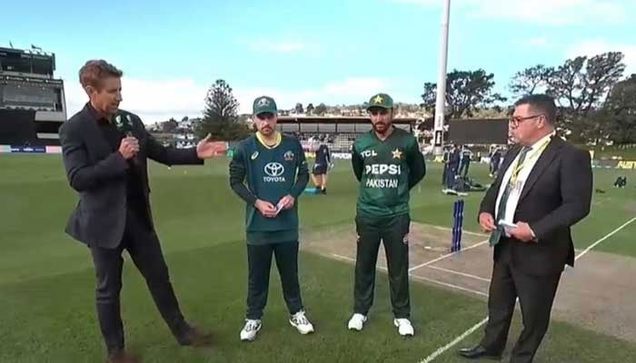 Pakistan and Australian skippers at the toss of the third and final T20I at the Bellerive Oval in Tasmania, on November 18, 2024. — Screengrab/GeoNews