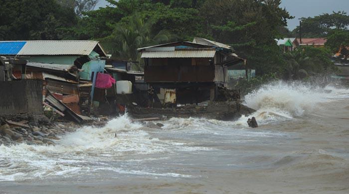 Tropical Depression Sarah moves to Mexico after hitting Honduras and Belize

 – Newsad