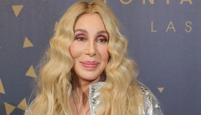 Cher channels Julia Roberts Pretty Woman in real-life