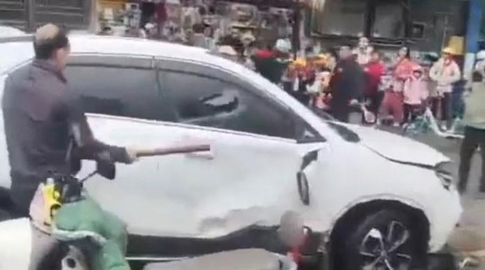 Students and pedestrians were injured in a car accident at a school in China

 – Newsad