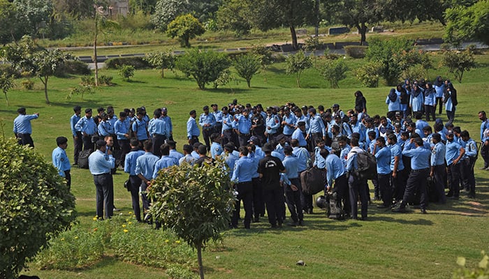 Islamabad police personnel preparing for crackdown on PTI protesters in federal capital. — Online/File