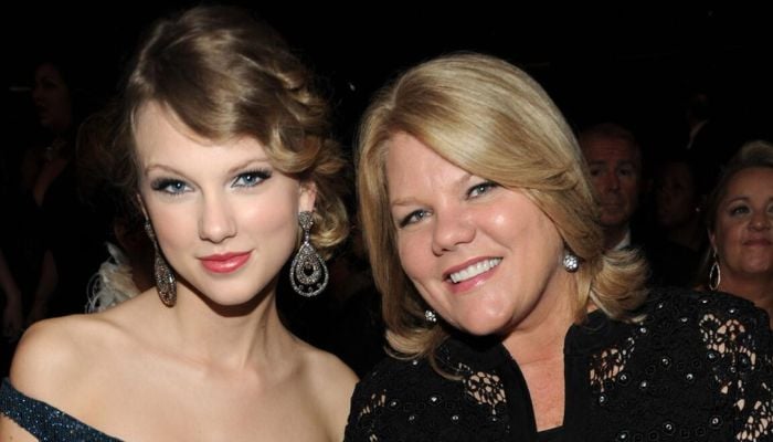 Taylor Swift, mom Andrea share adorable hug after Eras Tour show in Toronto