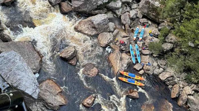 A tourist who got stuck in the middle of the river had his leg amputated

 – Newsad