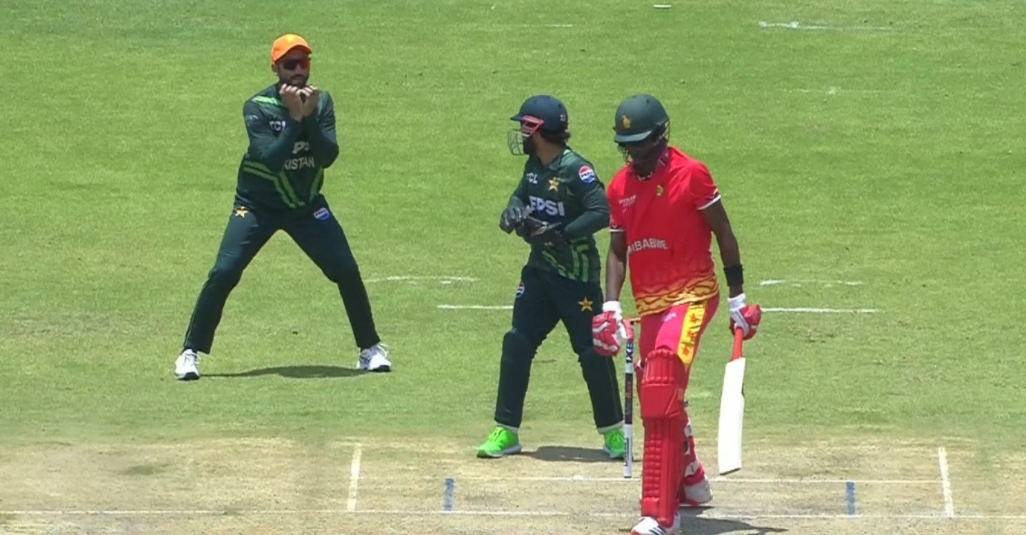 Pakistanis Salman Ali Agha (left) and Mohammad Rizwan (centre) react after a Zimbabwean player fouled the ball on November 24, 2024. —Screengrab/ Geo Sports