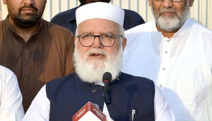 Jamat-e-Islami (JI) senior leader Liaqat Baloch talking to media persons in Multan on August 15, 2024. — PPT