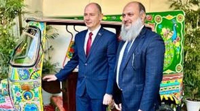 Pakistan offers to export handcrafted rickshaws to Belarus