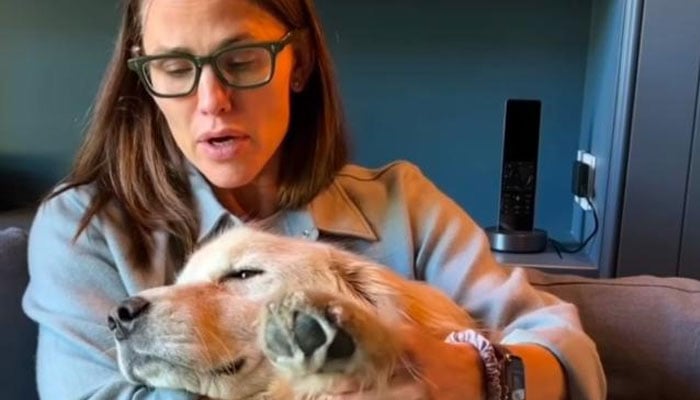 Jennifer Garners dog Birdie dies after vet visit