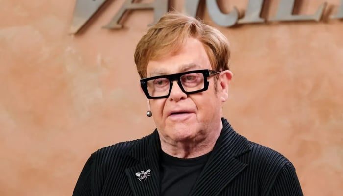 Photo: Elton John waiting for sad end after losing eyesight: Report