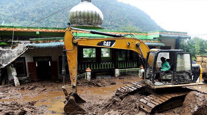 Landslides and flash floods kill 27 people in Indonesia

 – Newsad