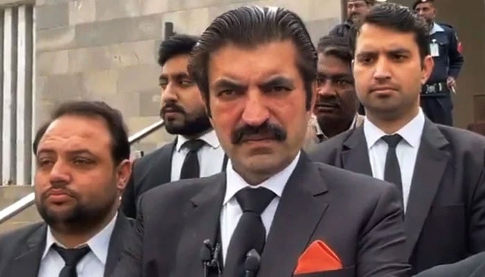 PTI leader and MNA Sher Afzal Marwat speaks with journalists outside a court in this still taken from a video. — Screengrab via X/@sherafzalmarwat/File