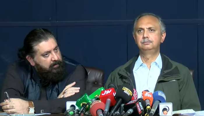 Pakistan Tehreek-e-Insaf spokesperson Sheikh Waqas Akram (Left) addressing press conference along with Leader of Opposition in National Assembly Omar Ayub Khan in Peshawar, November 29, 2024. — Screengrab via YouTube/Geo News