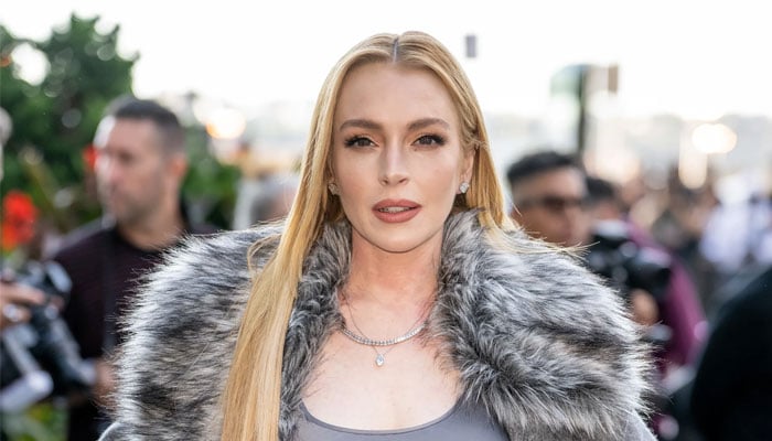 Lindsay Lohan's dad sets record straight on her cosmetics procedures