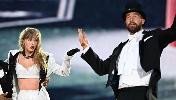 Taylor Swift feels very supported by Travis Kelce on Fortnight set