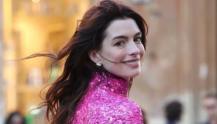 Anne Hathaway yearns for role in holiday film