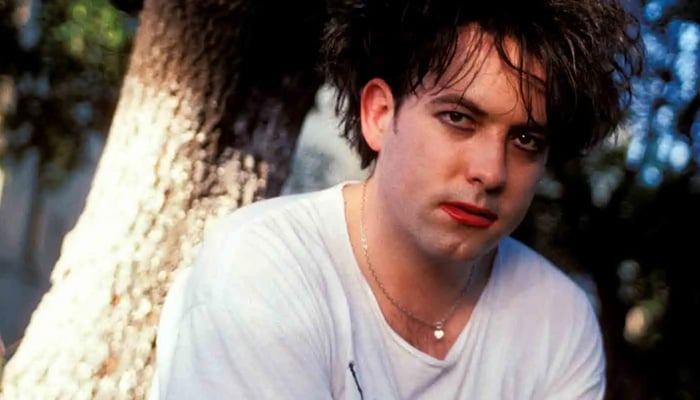 Robert Smith teases catchy pop Christmas song from The Cure