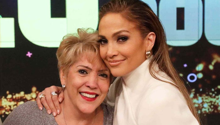 Jeniffer Lopez expresses gratitude to mom for support amid Ben Afflecks divorce