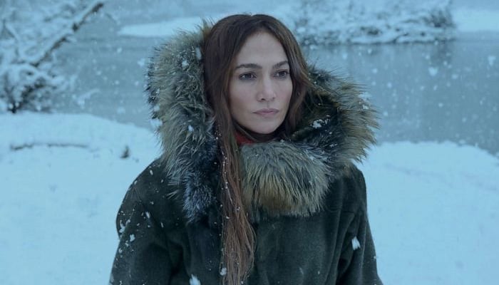 Jennifer Lopez flaunts her cozy winter style in solo outing