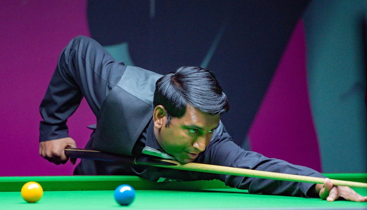 Pakistans Asjad Iqbal in action during the the Asian 6-Red Snooker Championship in Riyadh, Saudi Arabia. — Facebook/@acbsport/File