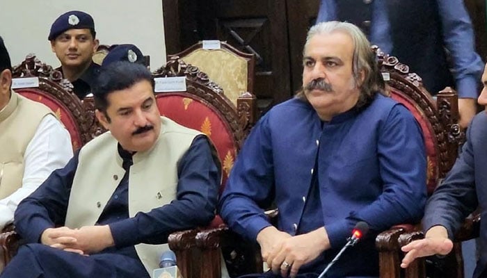 Khyber Pakhtunkhwa Governor Faisal Karim Kundi and Chief Minister Ali Amin Gandapur are pictured as they address media in Peshawar, Pakistan, on October 10, 2024. — PID