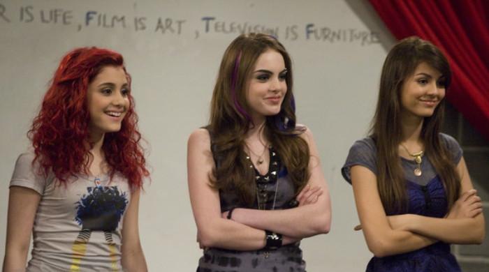 Ariana Grande all hearts for co-stars after 'Victorious' reunion