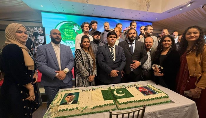 Pakistan Muslim League-Nawaz (PML-N) organises Nawaz Sharifs birthday in UK. — Provided by the reporter