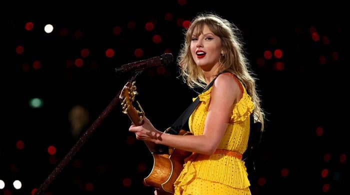 Taylor Swift sends heart warming Christmas gift to her fan