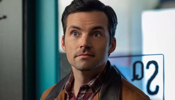 ‘Pretty Little Liars star Ian Harding shares 2-year-old sons concept of Christmas