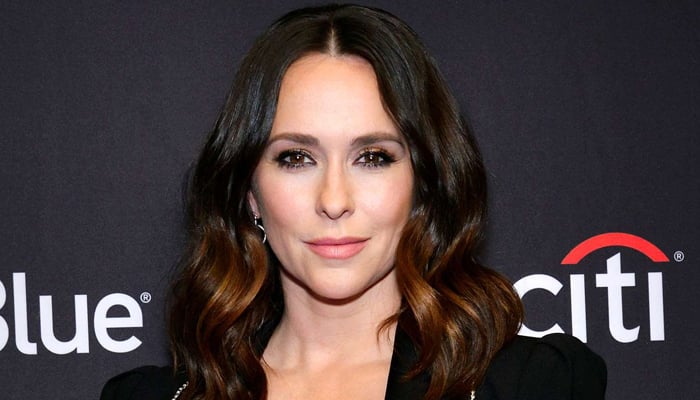 Jennifer Love Hewitt details acceptance amid hard online hate