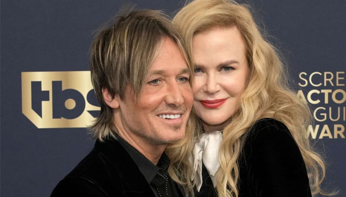 Nicole Kidman stuns fans with surprise appearance at Nashvilles stage