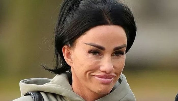 Katie Price in trouble again for abandoning car