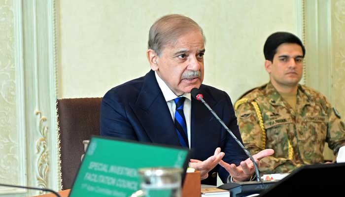 Prime Minister Shehbaz Sharif chairing 11th Apex Committee meeting of Special Investment Facilitation Council (SIFC) in Islamabad, January 2, 2025. — PID