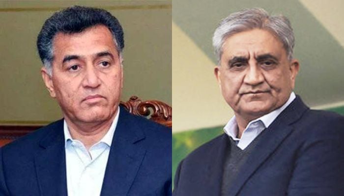 Former Inter-Services Intelligence (ISI) chief Lieutenant General (retd) Faiz Hamid and former army chief Gen (retd) Qamar Javed Bajwa. — APP/AFP/File