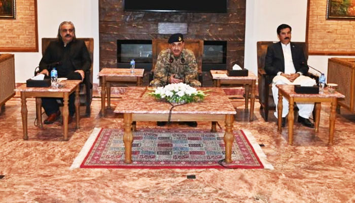 (From left to right)  Khyber Pakhtunkhwa Chief Minister Ali Amin Gandapur, Chief of Army Staff (COAS) General Syed Asim Munir and Governor Faisal Karim Kundi during a meeting in Peshawar on January 13, 2025. — ISPR