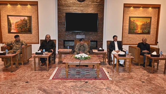 (From centre left to centre right) Khyber Pakhtunkhwa Chief Minister Ali Amin Gandapur, Chief of Army Staff (COAS) General Syed Asim Munir and Governor Faisal Karim Kundi during a meeting in Peshawar on January 13, 2025. — ISPR