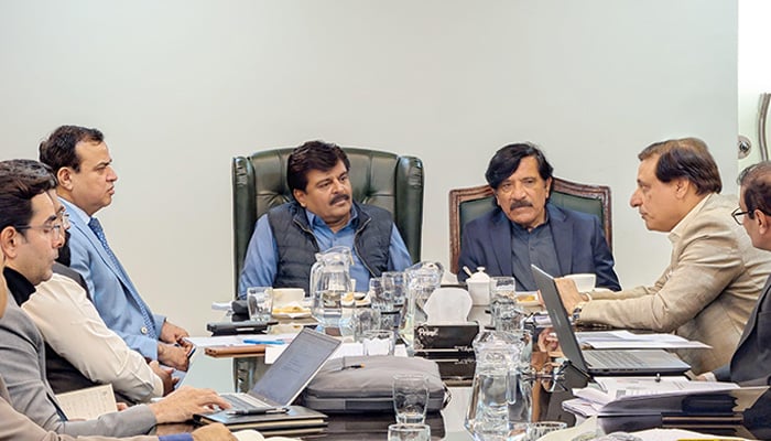 Sindh Education Minister Syed Sardar Ali Shah (centre-left) and Minister for Prisons Ali Hassan Zardari (centre-right) chair the meeting for education of children of convicted prisoners on January 23, 2025. — Reporter