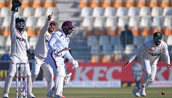 Pakistani players succeeded in resume to get the leg before the Wikit (LBW) against the West Indies, Prince of Gangu (the second on the right) during the second test between Pakistan and the West India Islands at the Mulkan Cricket Stadium in Multan on January 25, 2025. - Agence Agency.