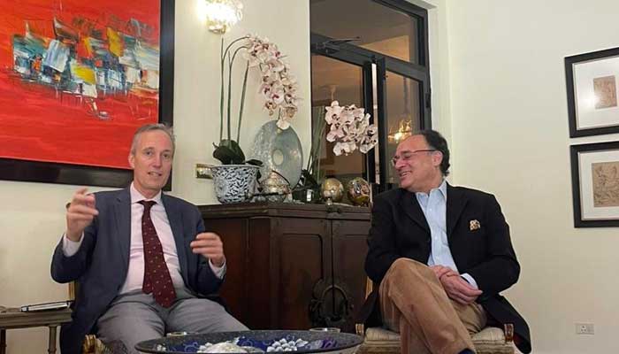 World Bank Vice President for South Asia Martin Raiser (left) in a meeting with Finance Minister Muhammad Aurangzeb in Islamabad, January 26, 2025. — X/@MartinRaiser