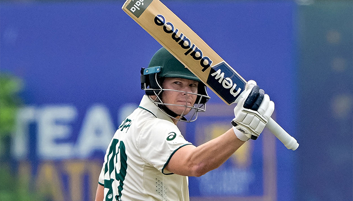 Stephen Smith, captain of the Australian team, celebrates ten thousand of a thousand during the first day of the first test of the Cricket test between Sri Lanka and Australia at the Galle International Cricket Stadium in Gali on January 29, 2025.