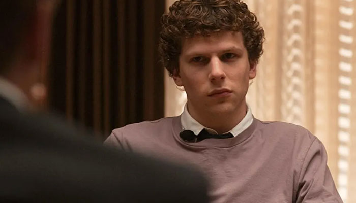 Jesse Eisenberg recalls The Social Network redline