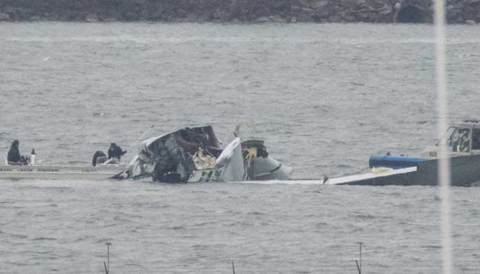 Search and rescue teams work near Ronald Reagan Washington National Airport in the aftermath of the collision of American Eagle flight 5342 and a US Army Black Hawk helicopter that crashed into the Potomac River, outside Washington, US, January 31, 2025. — Reuters