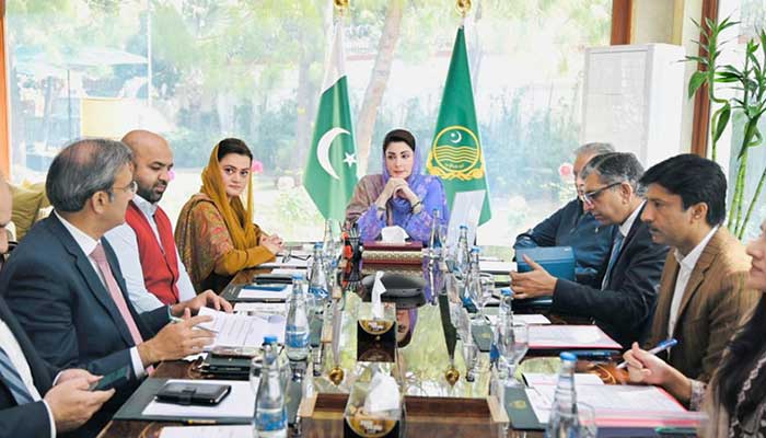 Punjab Chief Minister Maryam Nawaz chairing meeting regarding higher education in Lahore, February 6, 2025. — Radio Pakistan