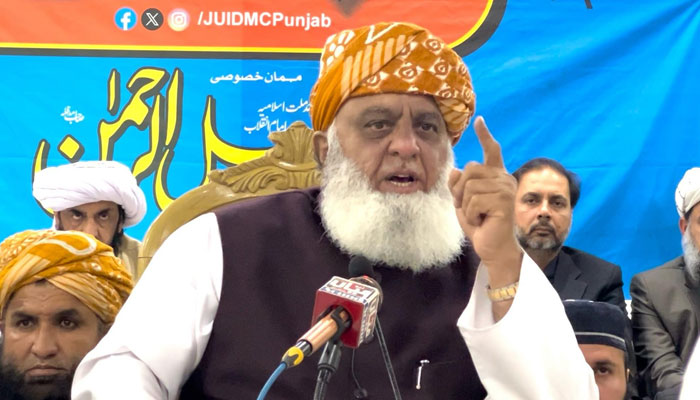 JUI-F chief Maulana Fazlur Rehman speaks at an event. — Facebook/@MaulanaFazlurRehman/ File