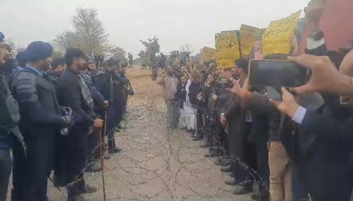 Police force and protesting lawyers face off in Islamabad on February 10, 2025. — Screengrab/ Geo News