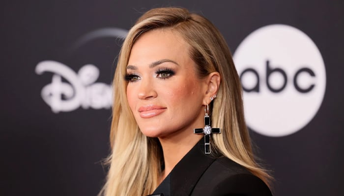 Carrie Underwood comes under scrutiny over 'then vs now' look