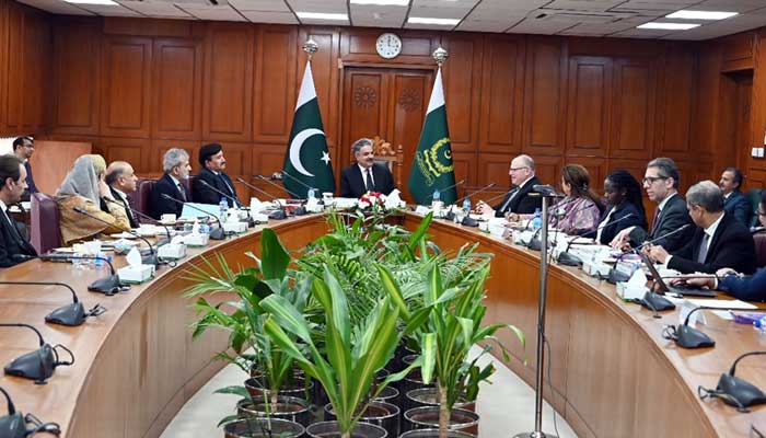 Chief Justice of Pakistan Yahya Afridi meeting International Monetary Fund delegation at Supreme Court of Pakistan, Islamabad, February 11, 2025. — SC website